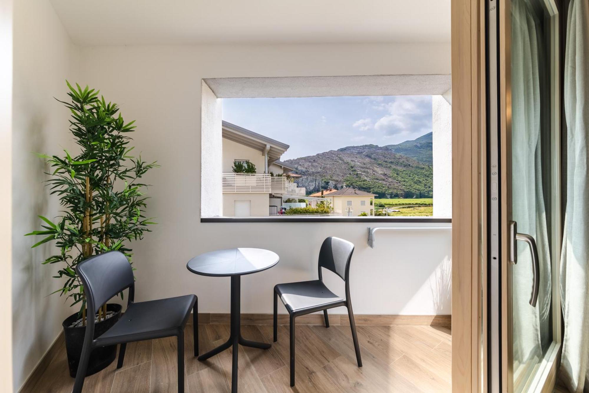 Boutique Apartments By Annalisa Torbole Sul Garda Esterno foto