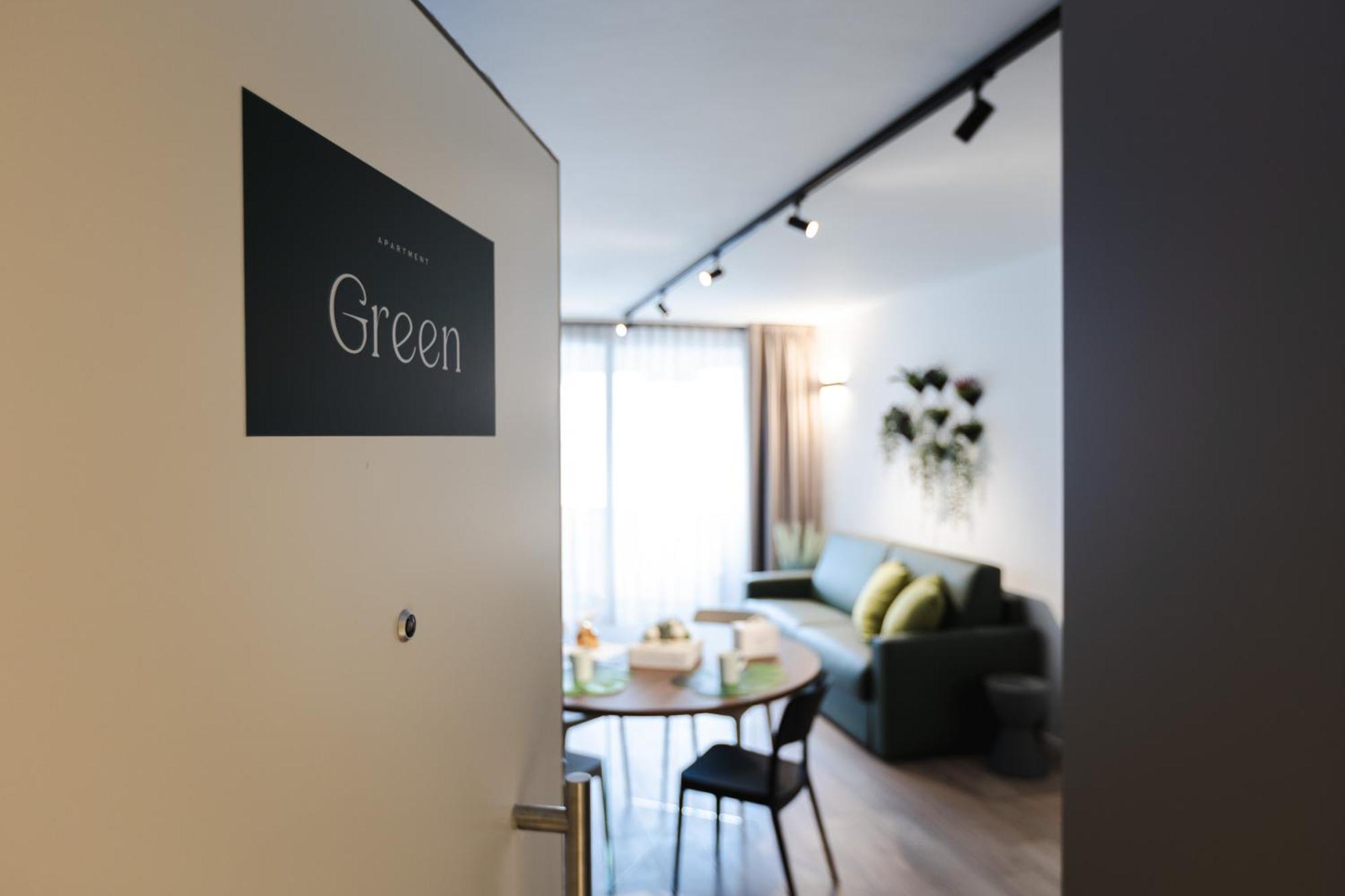 Boutique Apartments By Annalisa Torbole Sul Garda Esterno foto