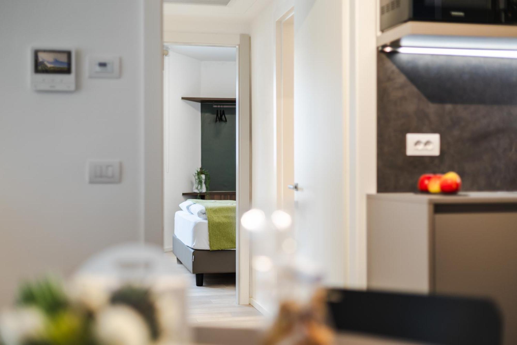 Boutique Apartments By Annalisa Torbole Sul Garda Esterno foto