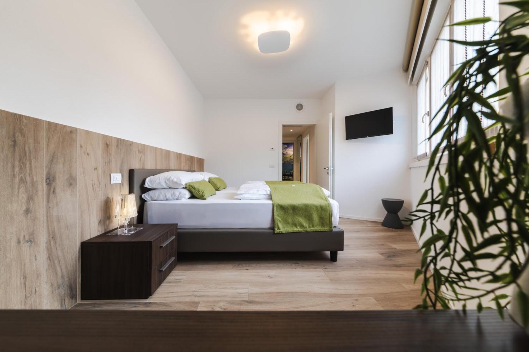 Boutique Apartments By Annalisa Torbole Sul Garda Esterno foto
