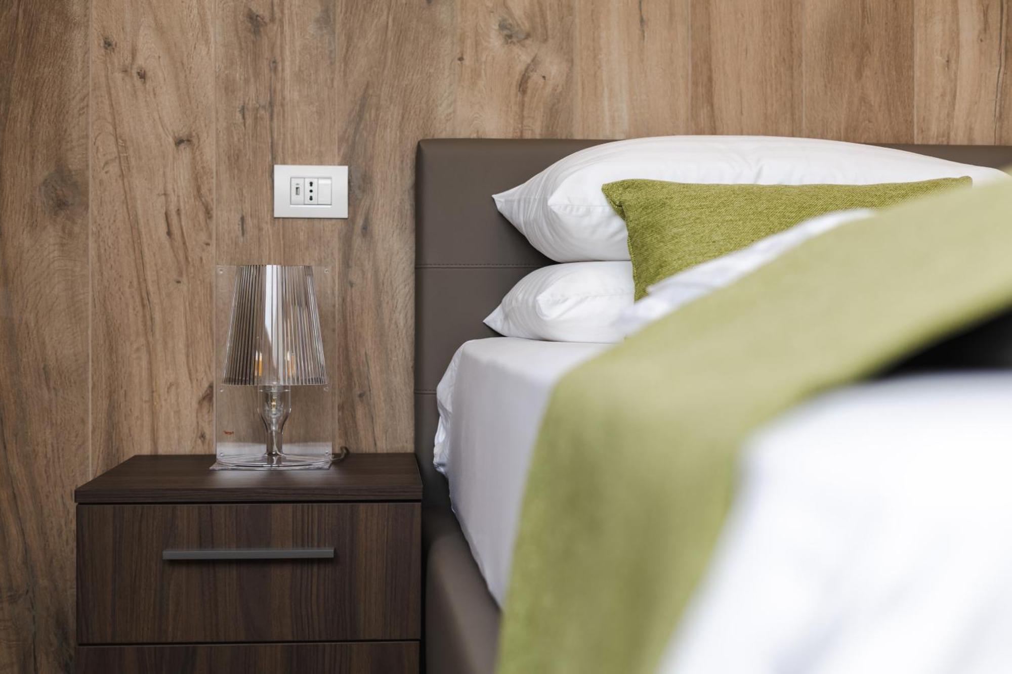 Boutique Apartments By Annalisa Torbole Sul Garda Esterno foto