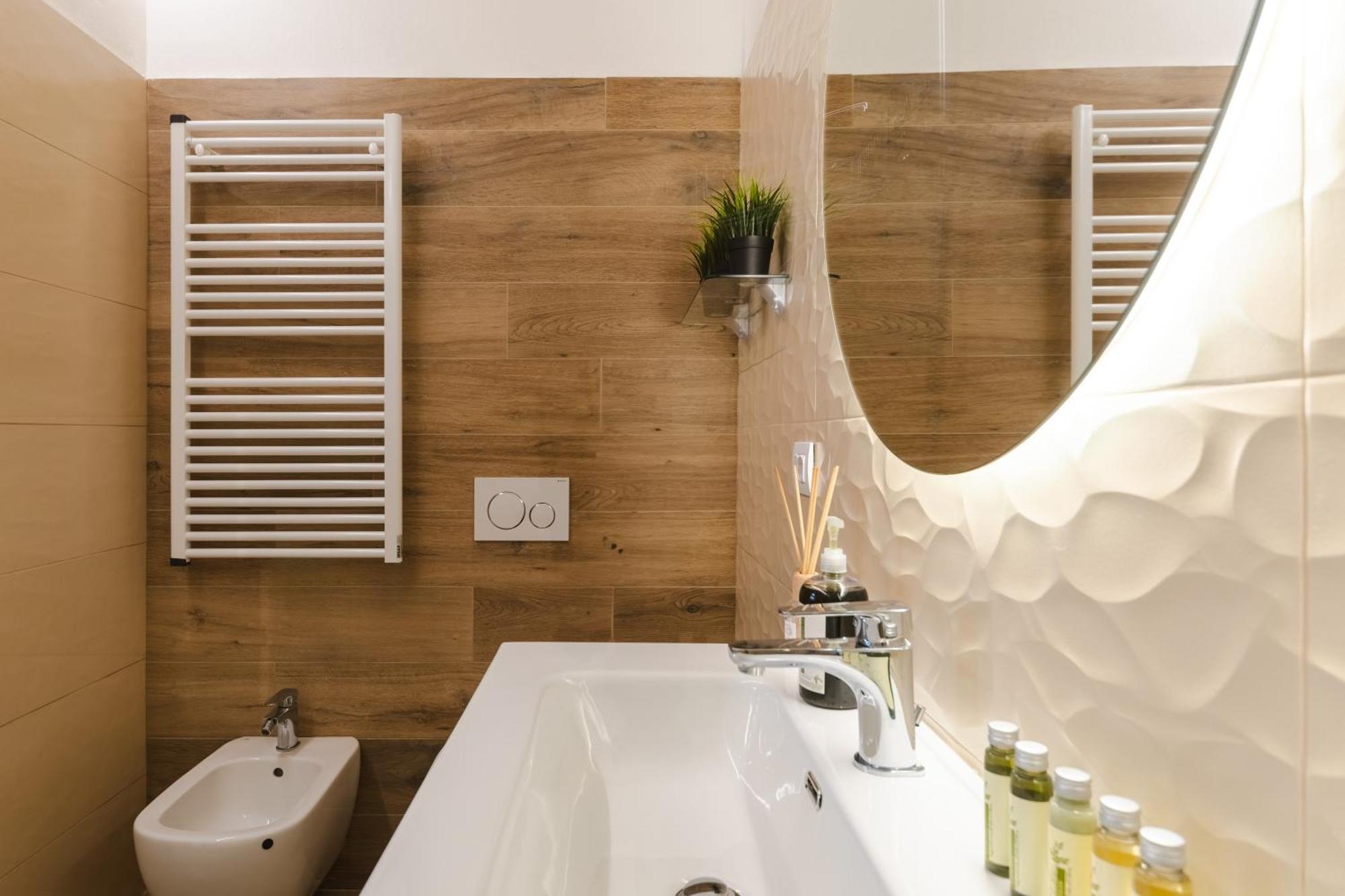 Boutique Apartments By Annalisa Torbole Sul Garda Esterno foto